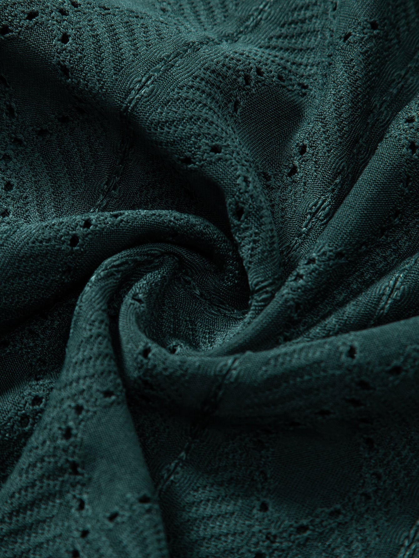 Muscle Fit Diamond Texture Cuban Shirt & Straight Leg Linen Pants