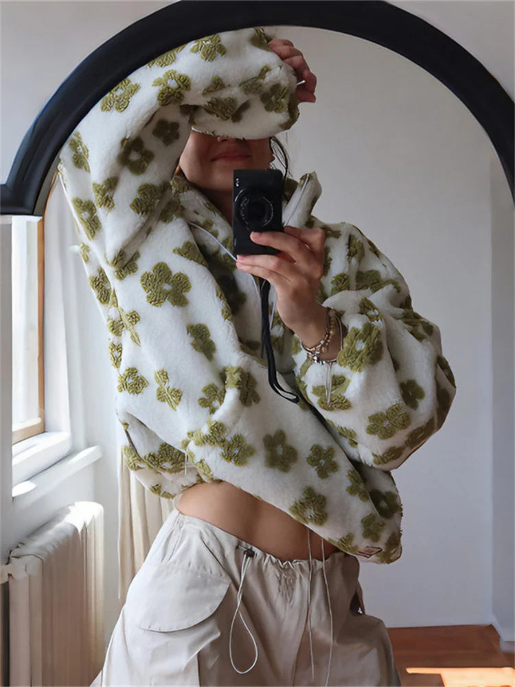 Elena - Pull fleuri en polaire sherpa avec demi-zip