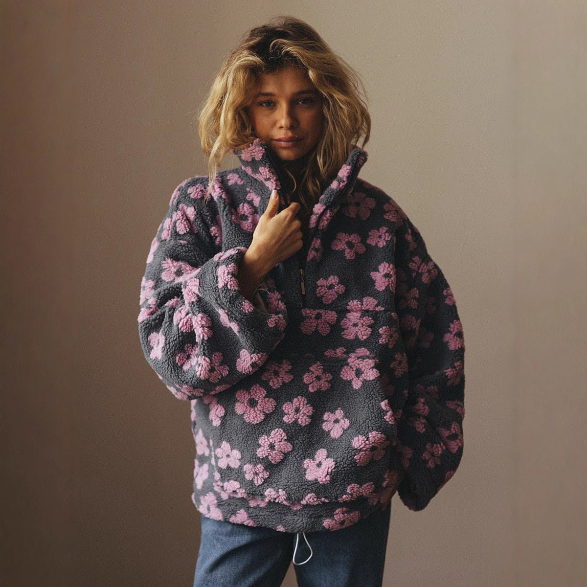 Elena - Pull fleuri en polaire sherpa avec demi-zip